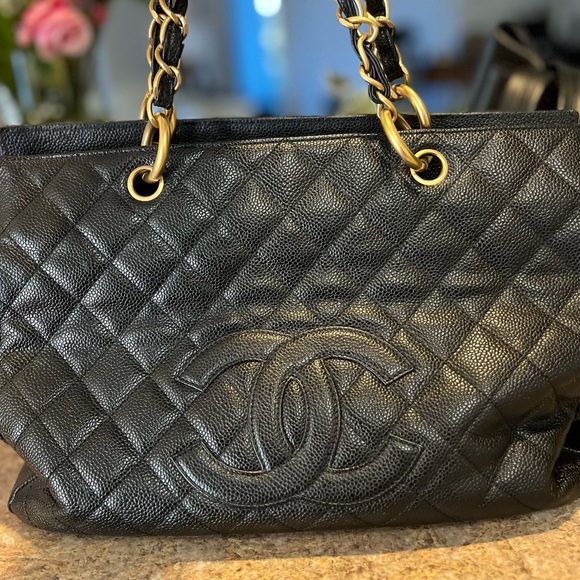 Authentic Vintage Chanel Bag - Picture 2 of 4